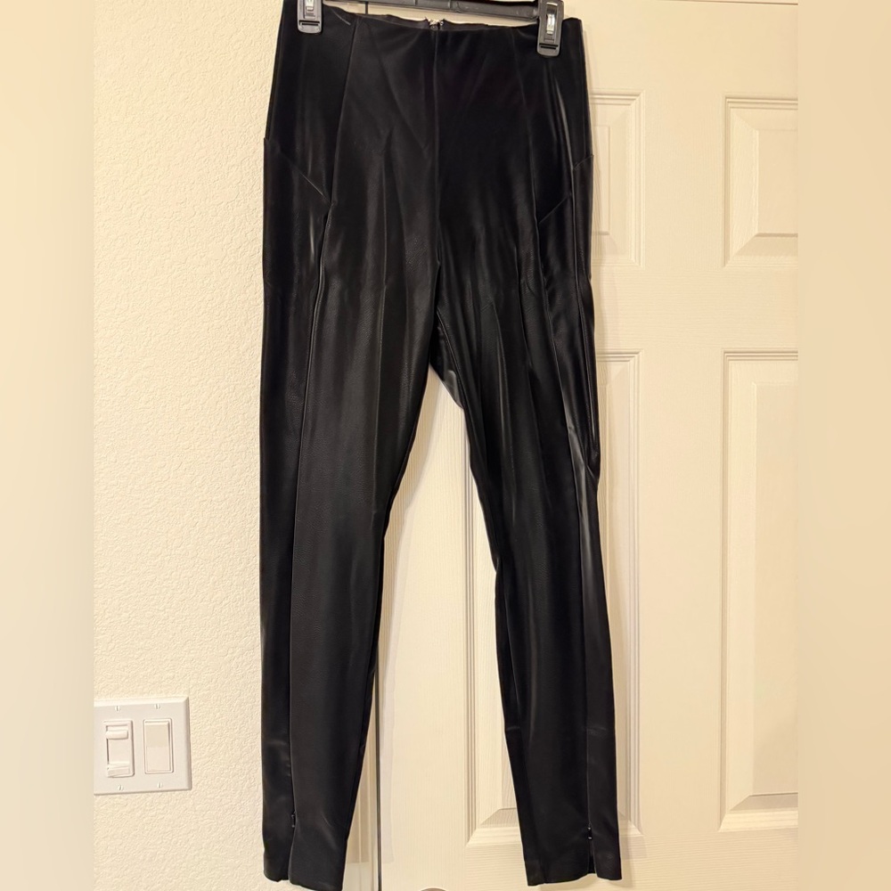 Guess pants great for holidays Medium